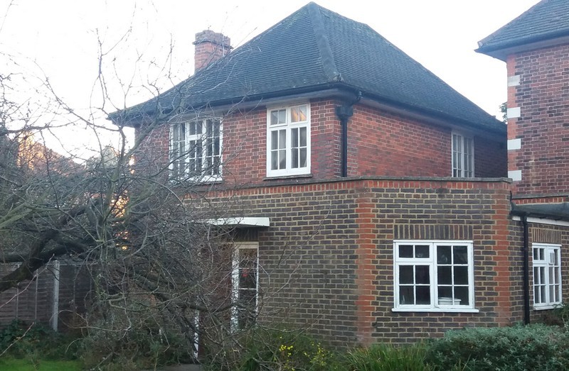 Photo of the verger's house at 1a Cambridge Avenue