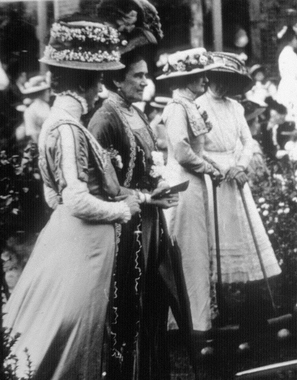 Photo of Mrs Bevan at a Christ Church Vicarage Garden Party